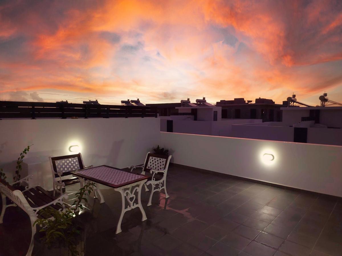 Golden Square Villa & Private Pool Flic en Flac Exterior foto
